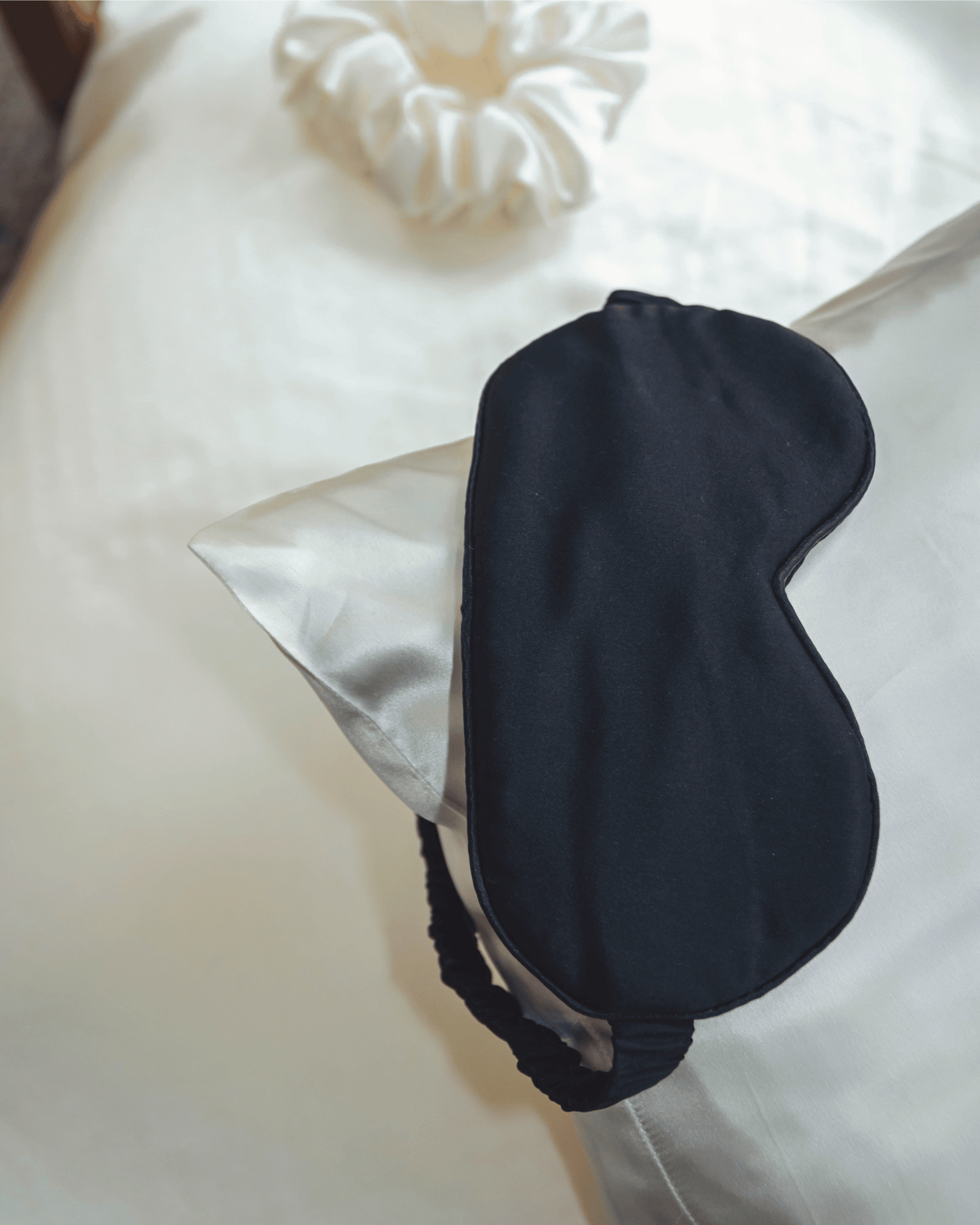 The DUSKDREAM 22 Momme Pure Mulberry Silk Sleep Mask