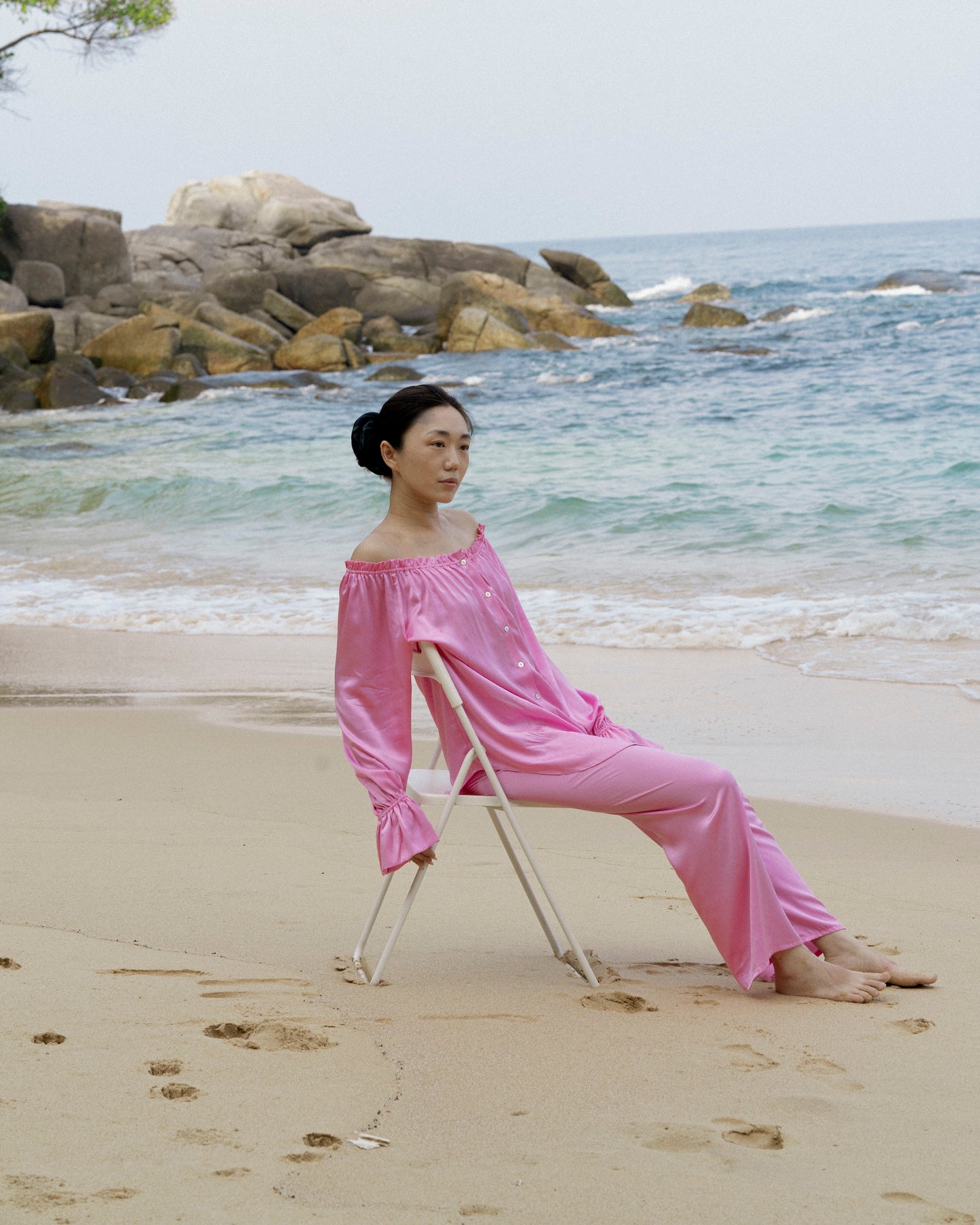 YŪGAWA Off-shoulder Silk Pyjama Set