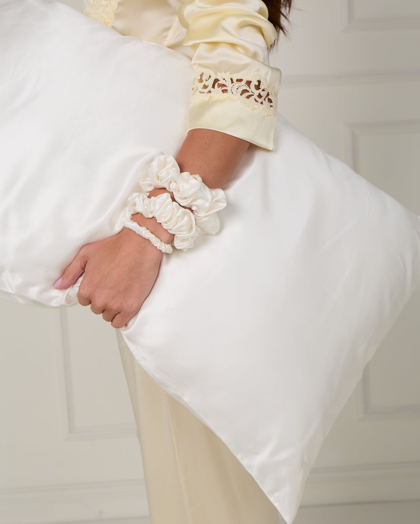 The MOONDROP 22Momme Pure Silk Envelope Pillowcase