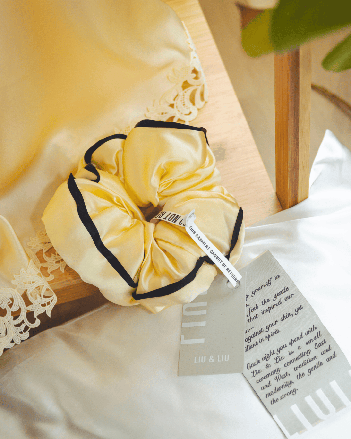 The CLOUDDREAM Oversized Silk Scrunchie